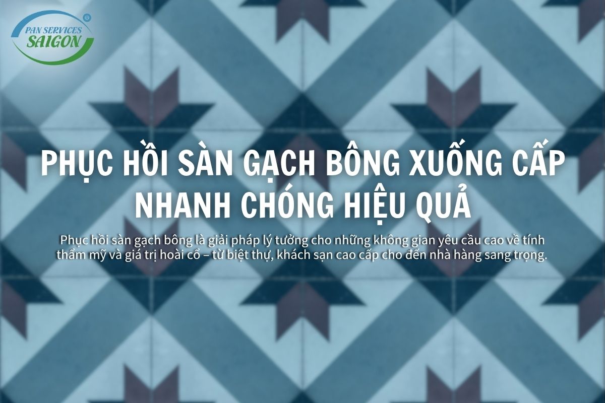 Nhân viên cẩn thận phục hồi hoa văn gạch bông bằng phương pháp thủ công.