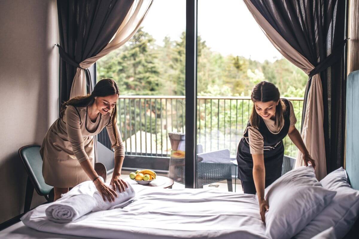 Kinh Nghiệm Lựa Chọn Dịch Vụ Tạp Vụ Khách Sạn Chuyên Nghiệp, Uy Tín