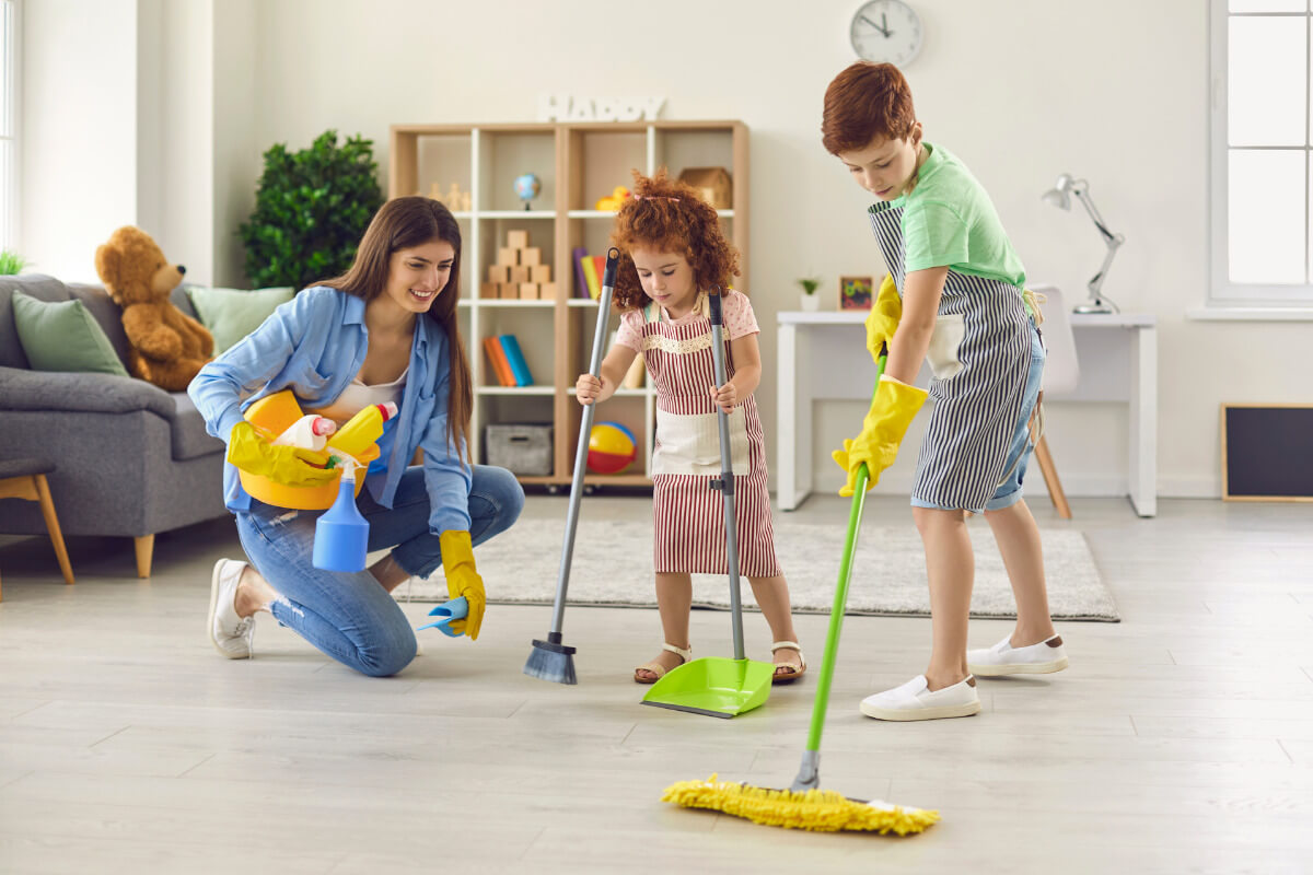 Vệ Sinh Nhà Ở Khi Nhà Có Người Lớn Tuổi, Trẻ Nhỏ, Cần Môi Trường Sống Sạch Khuẩn