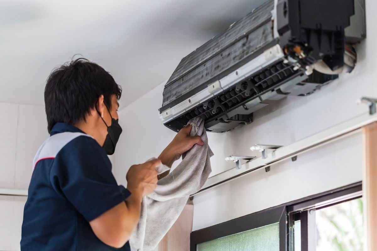 Vệ Sinh Hệ Thống Điều Hòa Định Kỳ